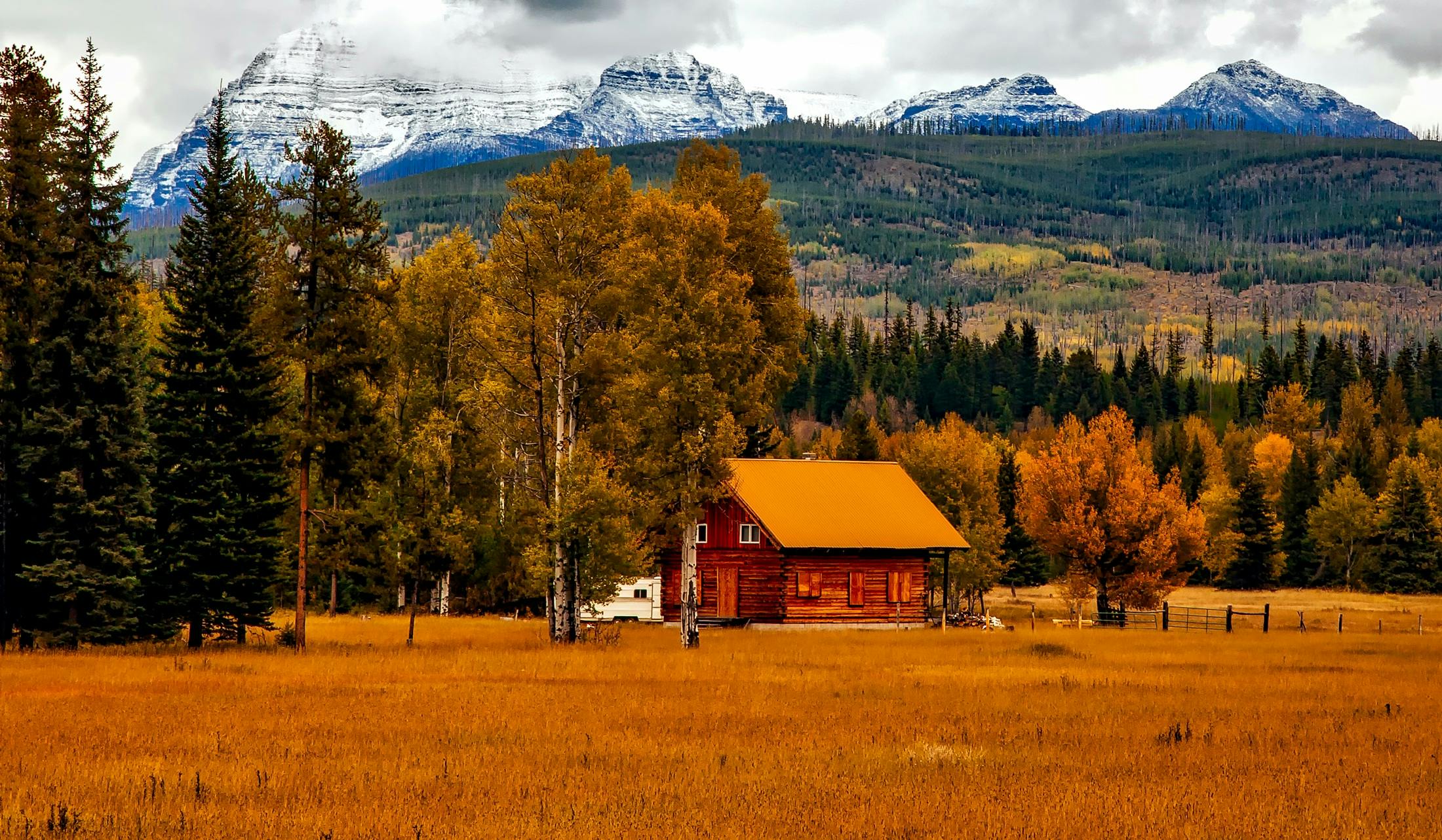 Ultimate Bargain Hunter’s Guide to Colorado: Must-Do Activities Before You Leave the Centennial State
